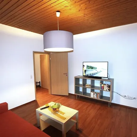 Nadines クレーフェルト